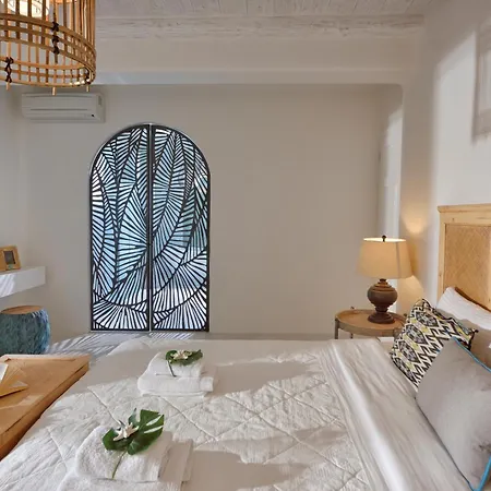 Divine - 10 Bedrooms In Ornos, Tennis Court Villa Ornósz