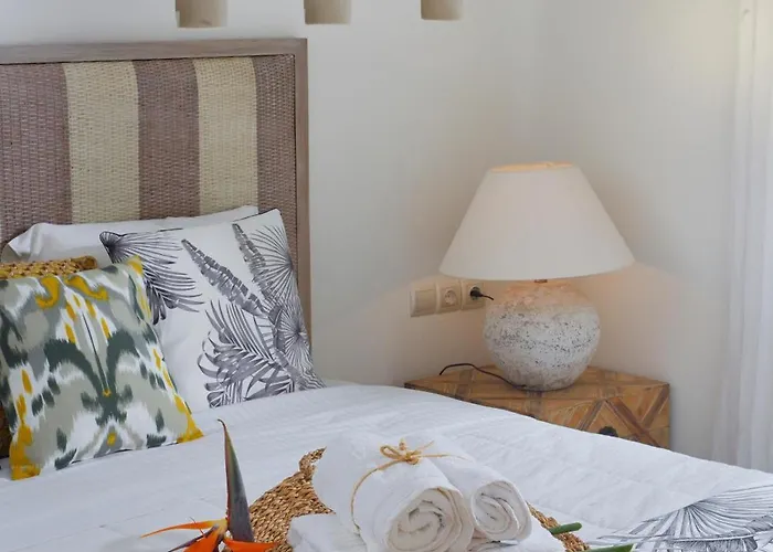 Villa Divine - 10 Bedrooms In Ornos, Tennis Court