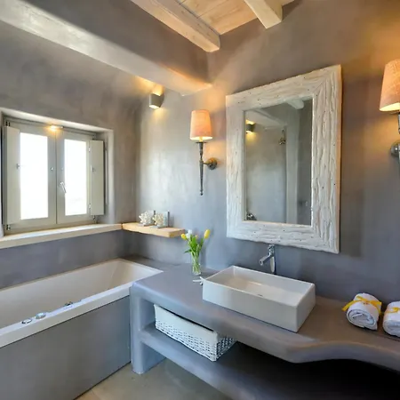 Divine - 10 Bedrooms In Ornos, Tennis Court וילה *