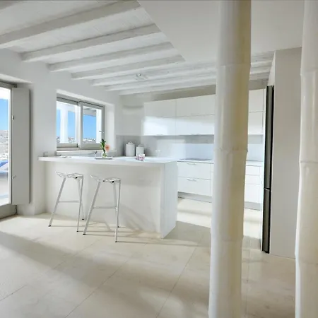 Divine - 10 Bedrooms In Ornos, Tennis Court ヴィラ