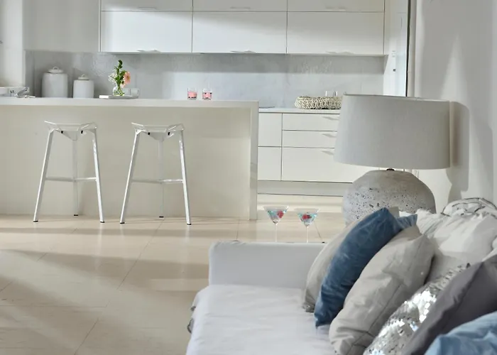 Divine - 10 Bedrooms In Ornos, Tennis Court וילה