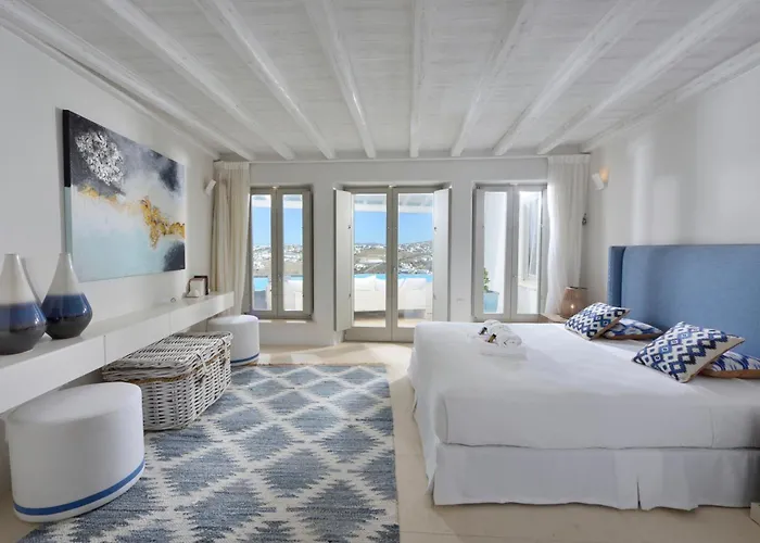 Divine - 10 Bedrooms In Ornos, Tennis Court וילה