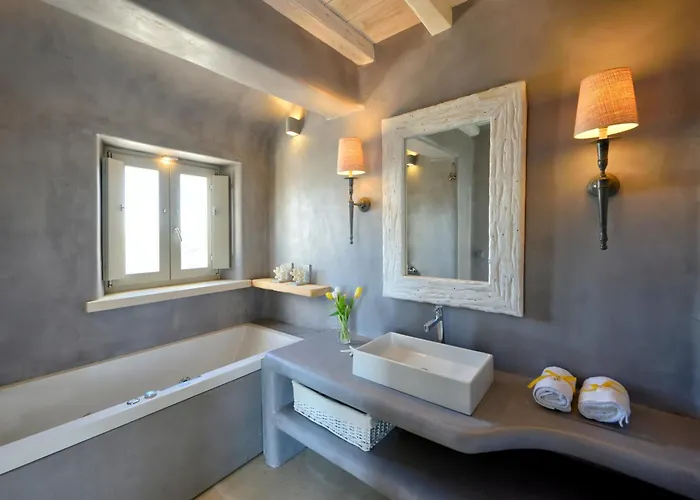 Divine - 10 Bedrooms In Ornos, Tennis Court וילה *