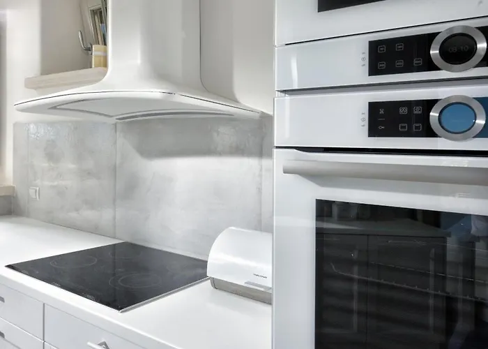 Divine - 10 Bedrooms In Ornos, Tennis Court אורנוס